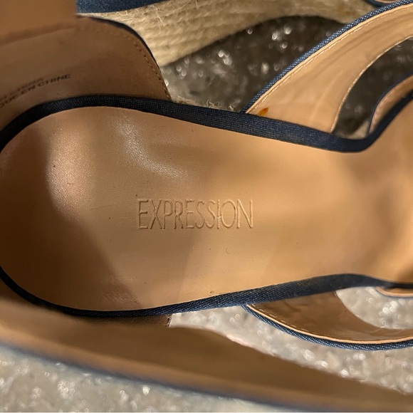 Expression sz 9 Leyah Platform Wedge Sandals - Picture 9 of 10